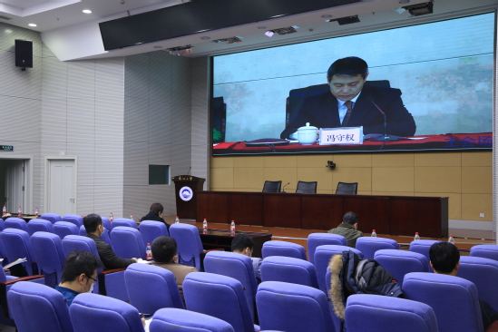 互联网双语新闻(互联网报道英语作文)